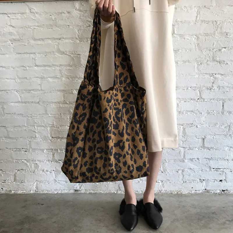 Classic Leopard Printing Top Handle Handbag Womens Corduroy Shopping Bag Large Capacity Book Handbag Womens Casual Shoulder Bag Y241011
