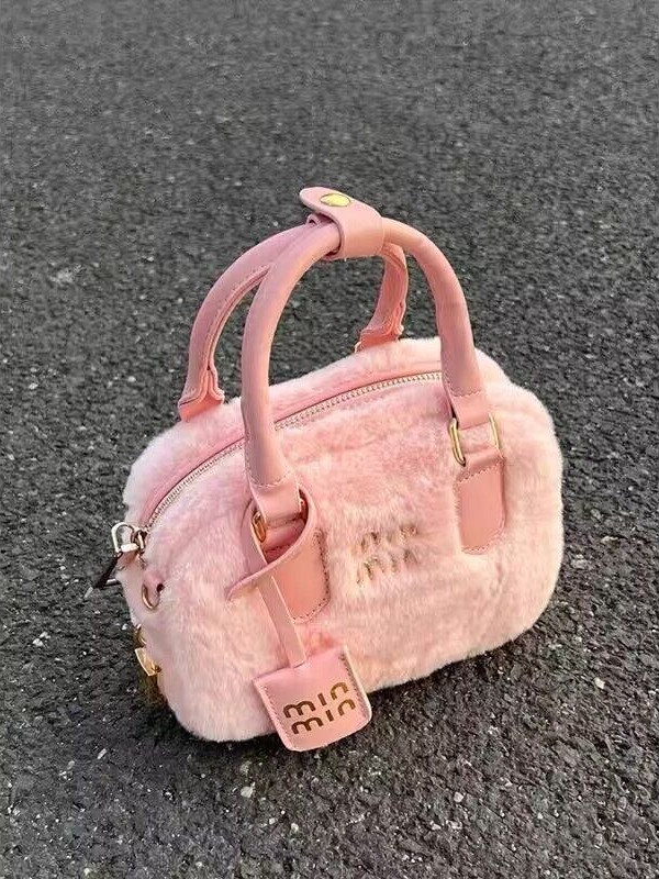 Autumn and winter high-grade fluffy bag women's hand carrying cute fluffy handbag Boston crossbody shoulder bag