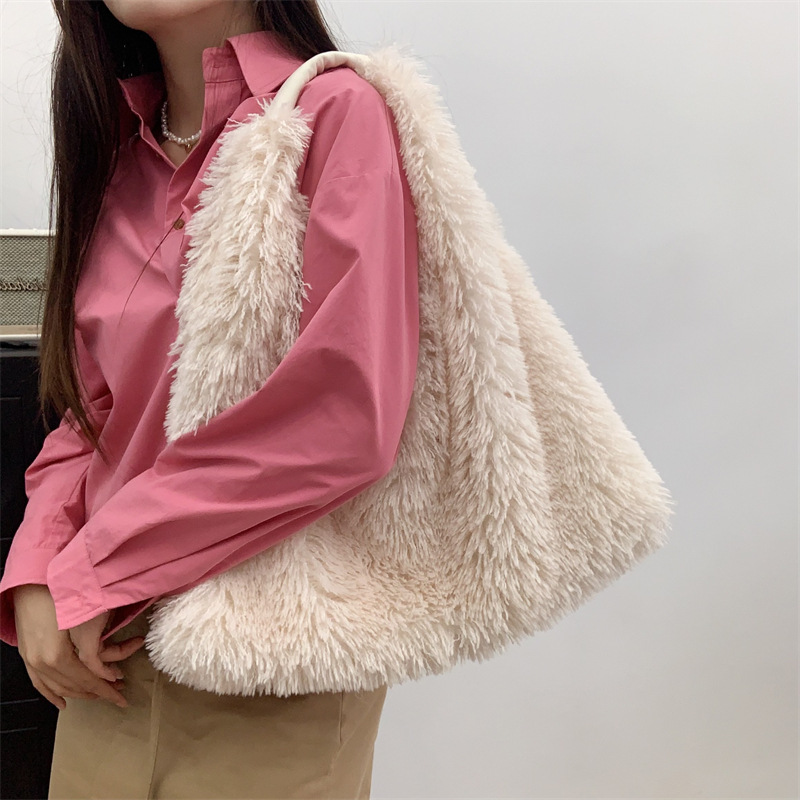 Designer Winter Plush Bag Lady Pumpkin Girls Underarm Bag Autumn Fashion Handbags Totes Autumn Classic Warm Handbag Designer Wallets CRD2410111