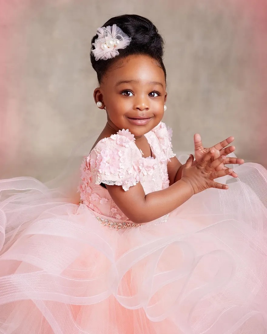 Nuke Pink Flower Girl Dresses First Communion Dress Jewel Short Sleeves Rhinestones Belt Beaded Tiered Tulle Birthday Party Gowns for Special Occasion