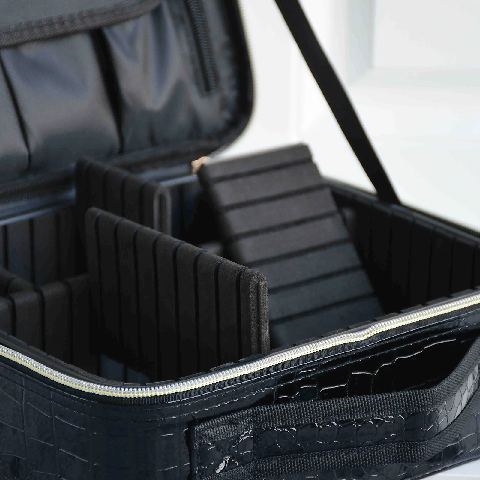 PU leather makeup bag suitable for women multifunctional portable travel storage makeup case 241008