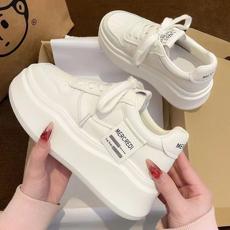 Thick soled versatile high white shoes for women, 2024 new summer sports shoes for women, niche design sense board shoes