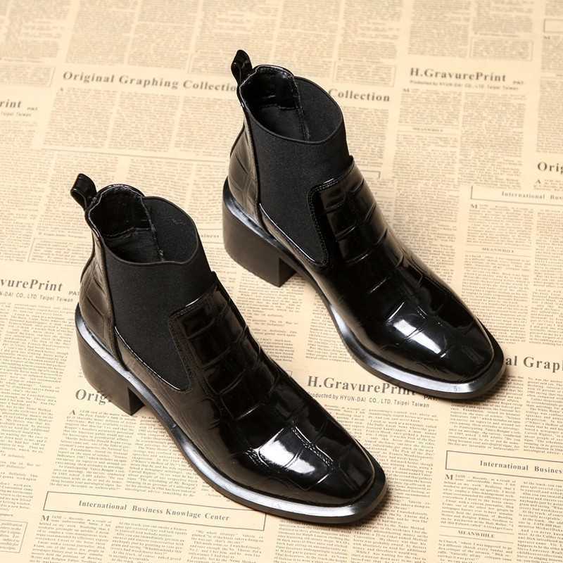 Womens Short Martin Boots Thick Heel Winter Style Fashion Boots Chelsea British Lacquer Leather Middle Heel Boots 240826