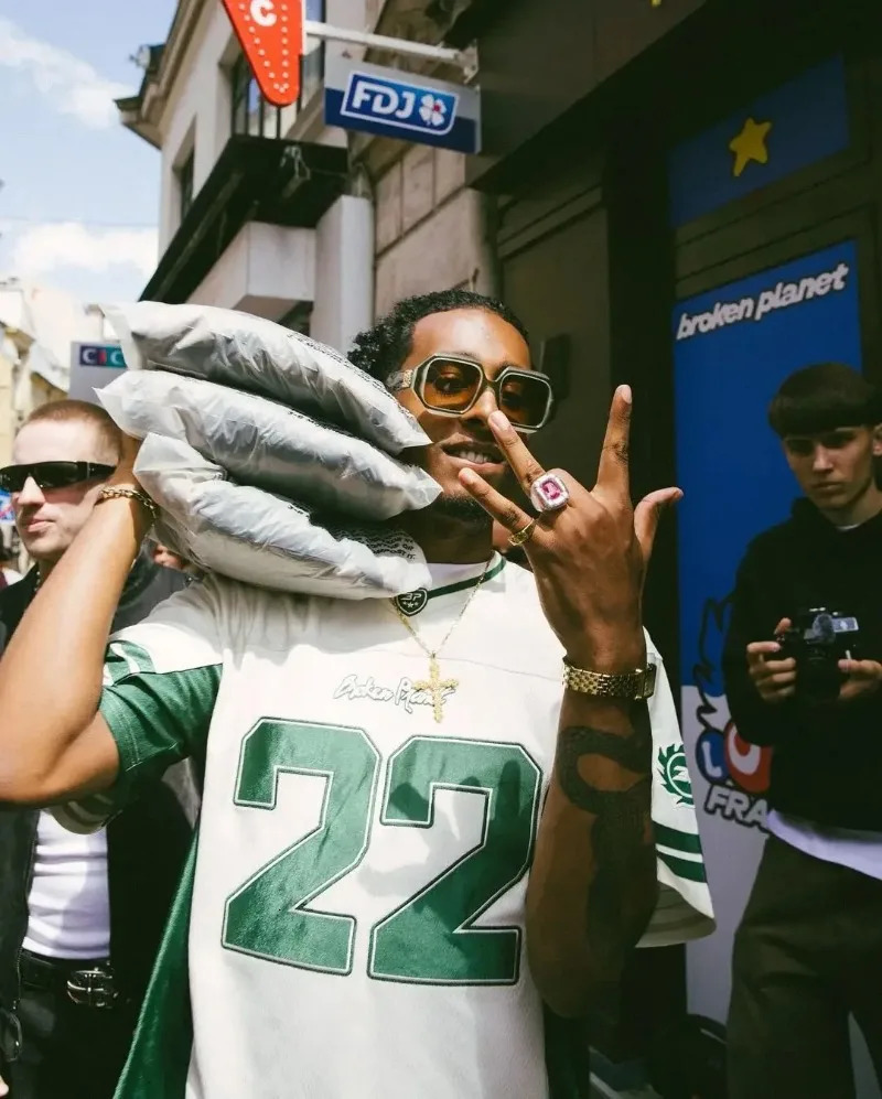 Retro Street Summer Sports Football n Casual Couple Top Y2K Harajuku Fashion Hip Hop Splicing Short Sleeve Tshirt Mens Style 241011