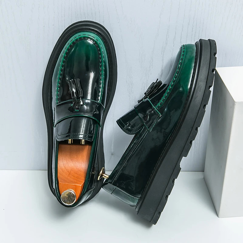 Korean style patent leather glossy shoes young mens fashion school round toe shoes black business dress shoes thick soled shoes 241007