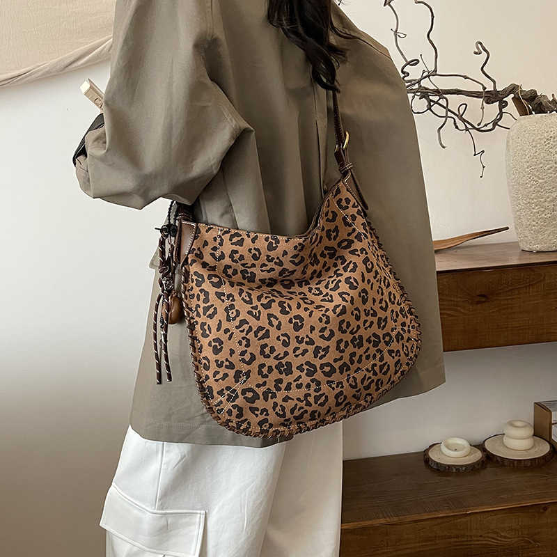 CMM Fashion Trend Leopard Pattern Tote Bag New Autumn Casual Shoulder Bag Large Capacity Commuter Underarm Bag