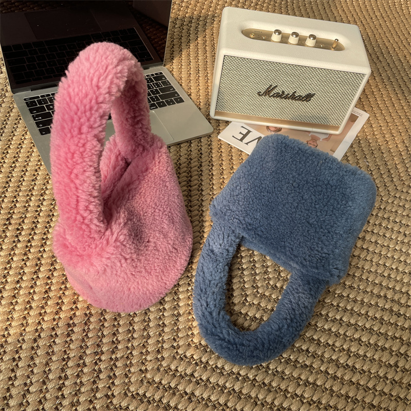 Luxury Lady Basket Handbag New Fashion Colorful Plush Bag Women Bags Winter New Style Trendy Female Cylindrical BagHandBag Designer Clutch Bag DYD2410