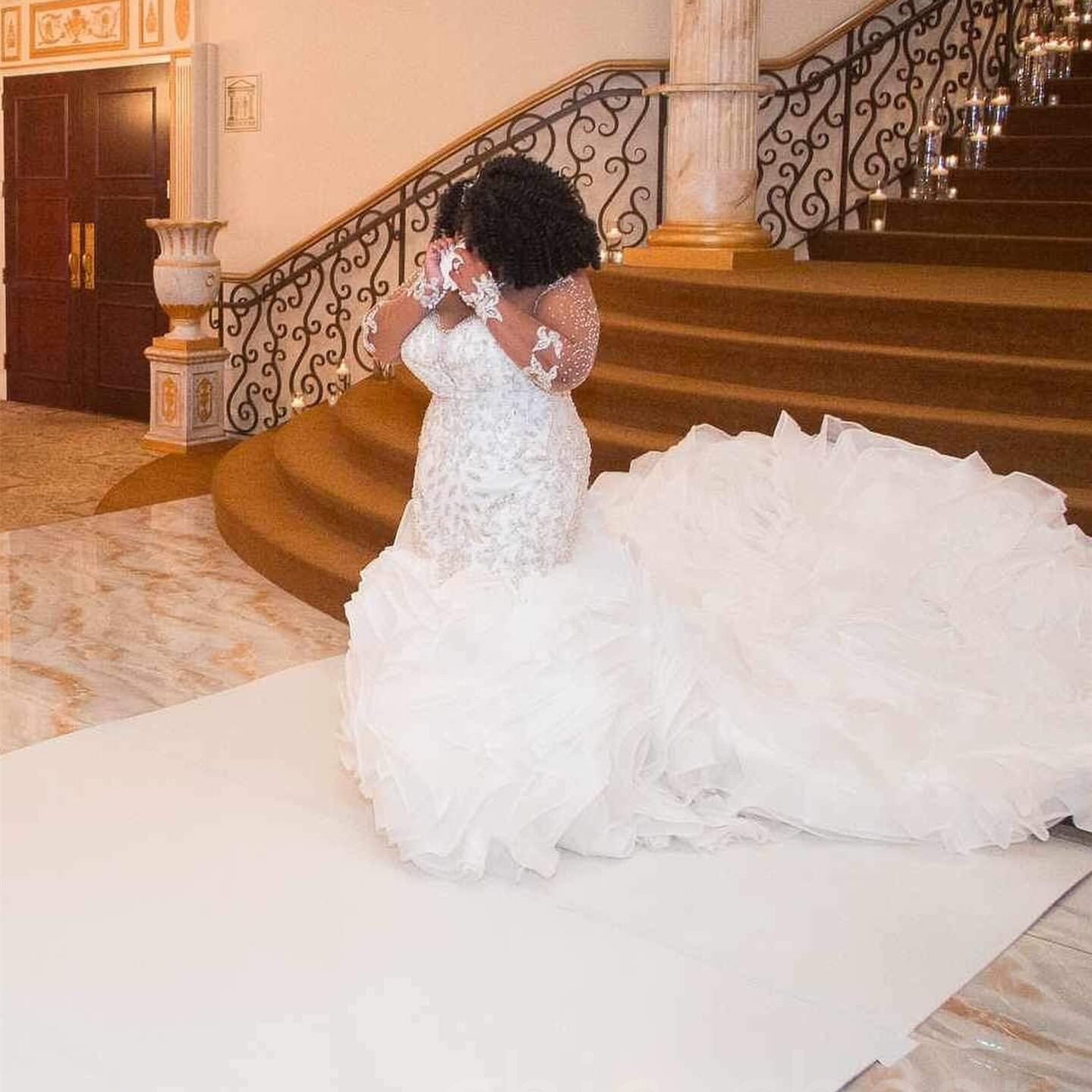 2024 Arabic Aso Ebi Plus Size Off White Mermaid Wedding Dresses Beaded Rhinestones Lace Full Sleeves Organza Vintage Elegant Bridal Gowns Dress ZJ64