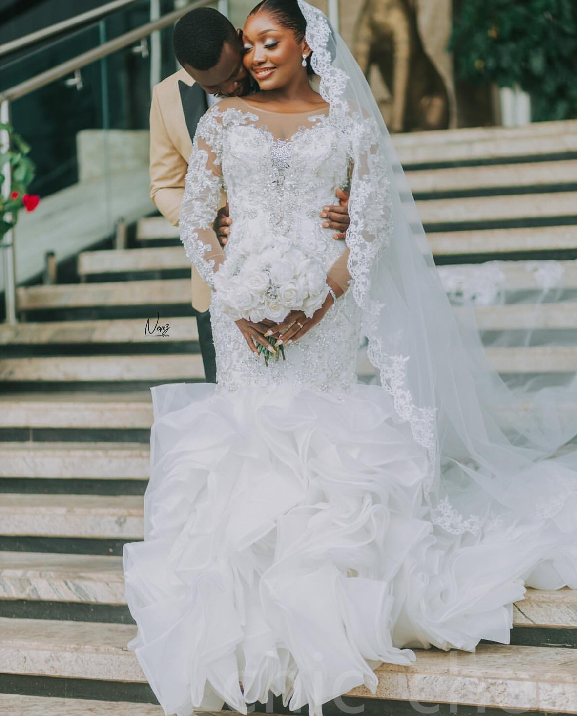 2024 Arabic Aso Ebi Plus Size Ivory Mermaid Wedding Dresses Lace Rhinestones Tiers Organza Vintage Elegant Bridal Gowns Dress ZJ64