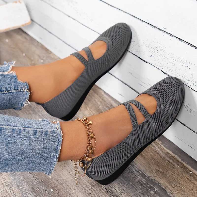 Womens elastic knitted flat shoes 2024 summer breathable soft Loafers womens lightweight sliding casual shoes Mom Moccasins Y241011