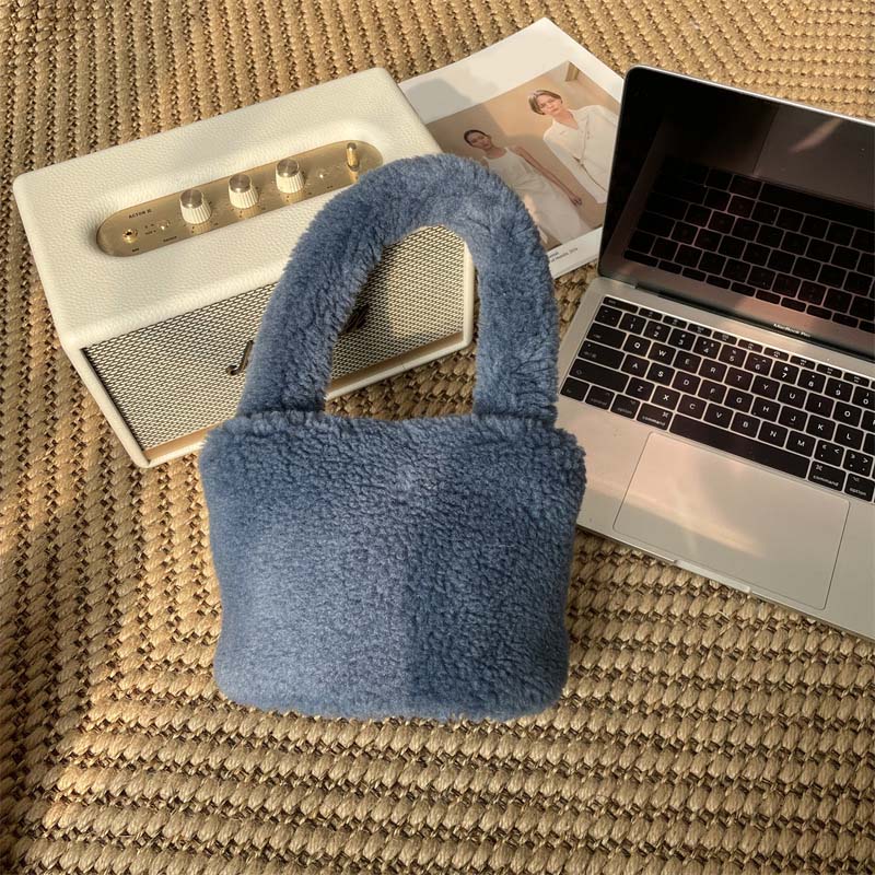 Luxury Lady Basket Handbag New Fashion Colorful Plush Bag Women Bags Winter New Style Trendy Female Cylindrical BagHandBag Designer Clutch Bag DYD2410
