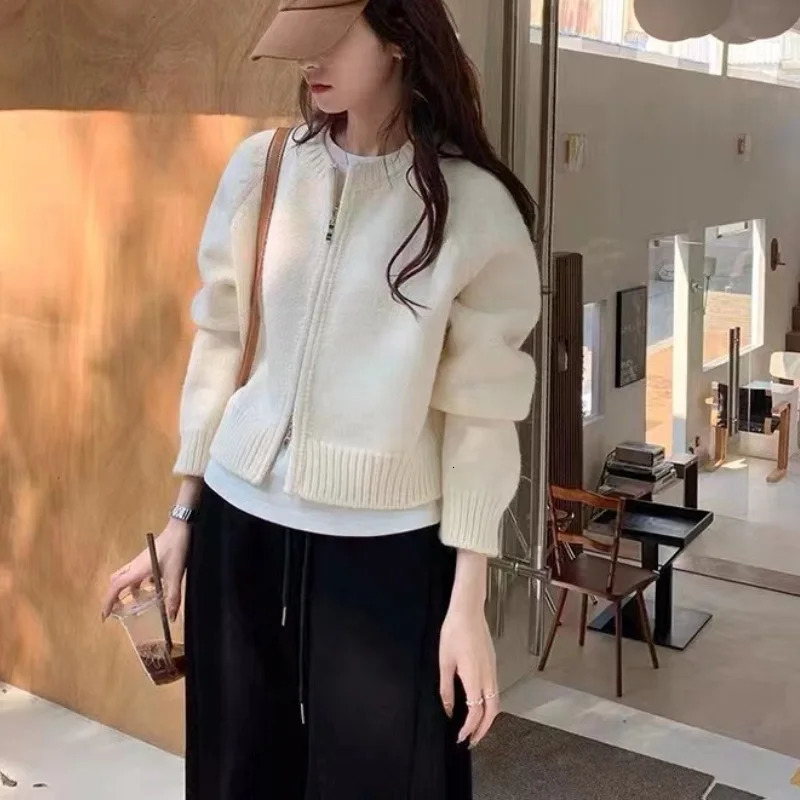 Womens Cardigan Loose Zipper Oneck Long Sleeve Fashion Sweaters 2024 Autumn Winter Office Female Allmatch Jacket 241007