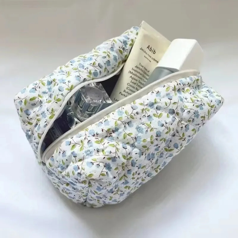 Home>Products>Flower Fluffy Wrinkle Makeup Bag>Flower Fluffy Wrinkle Makeup Bag 241008