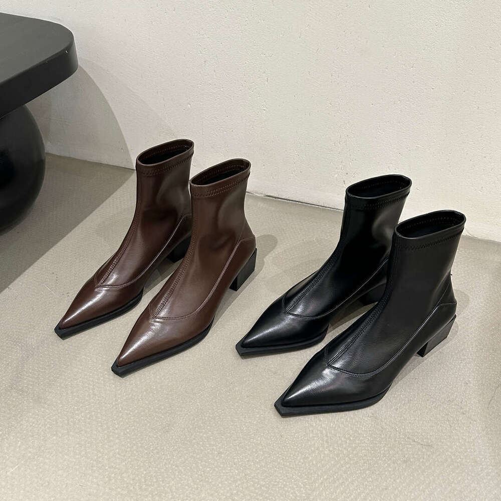 Designer Boot Sharp Pointed European And American Short Boots Womens New 2024 Autumn And Winter Boots Fashion Thick And Thin Boots Niche Design Martin