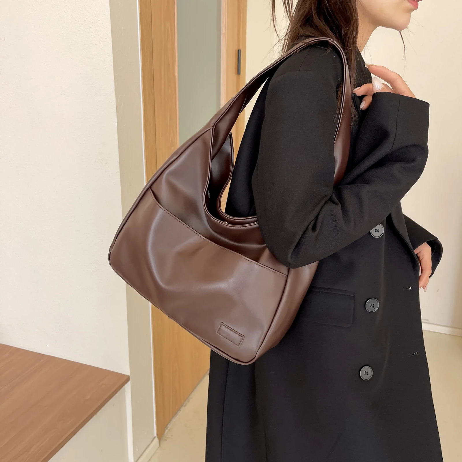 Womens Handbag Large Capacity Fashionable Womens Shoulder Bag PU Soft Leather Womens School Bag 240925