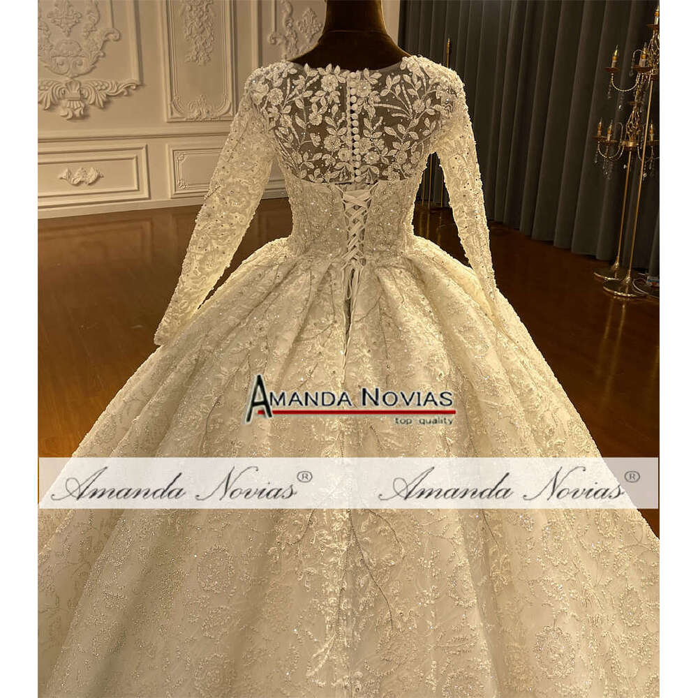 Elegant Off White Lace Wedding Dress