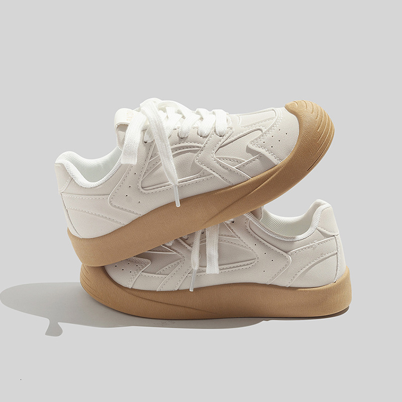 Design sense board shoes for women, 2024 autumn new fashion shoes, Korean version sports and leisure shoes, student low top German training shoes