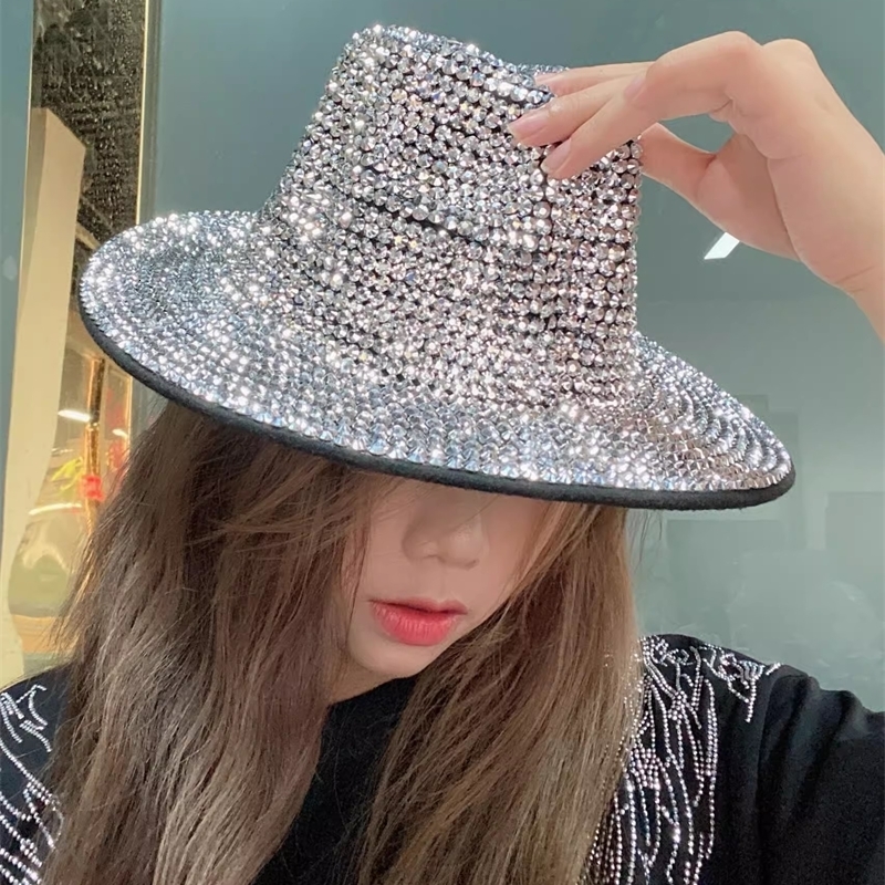 Diamondfilled hats Fashion stars wear a top hat Shiny jazz with diamond quality wortsed stage show carnival 240906