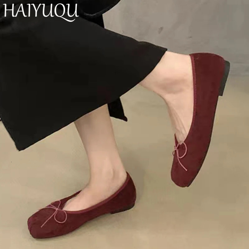 Womens leopard print flat shoes with light suede and velvet womens 2025 trend winter fashion Mary Jane shoes Zapatillas 241007