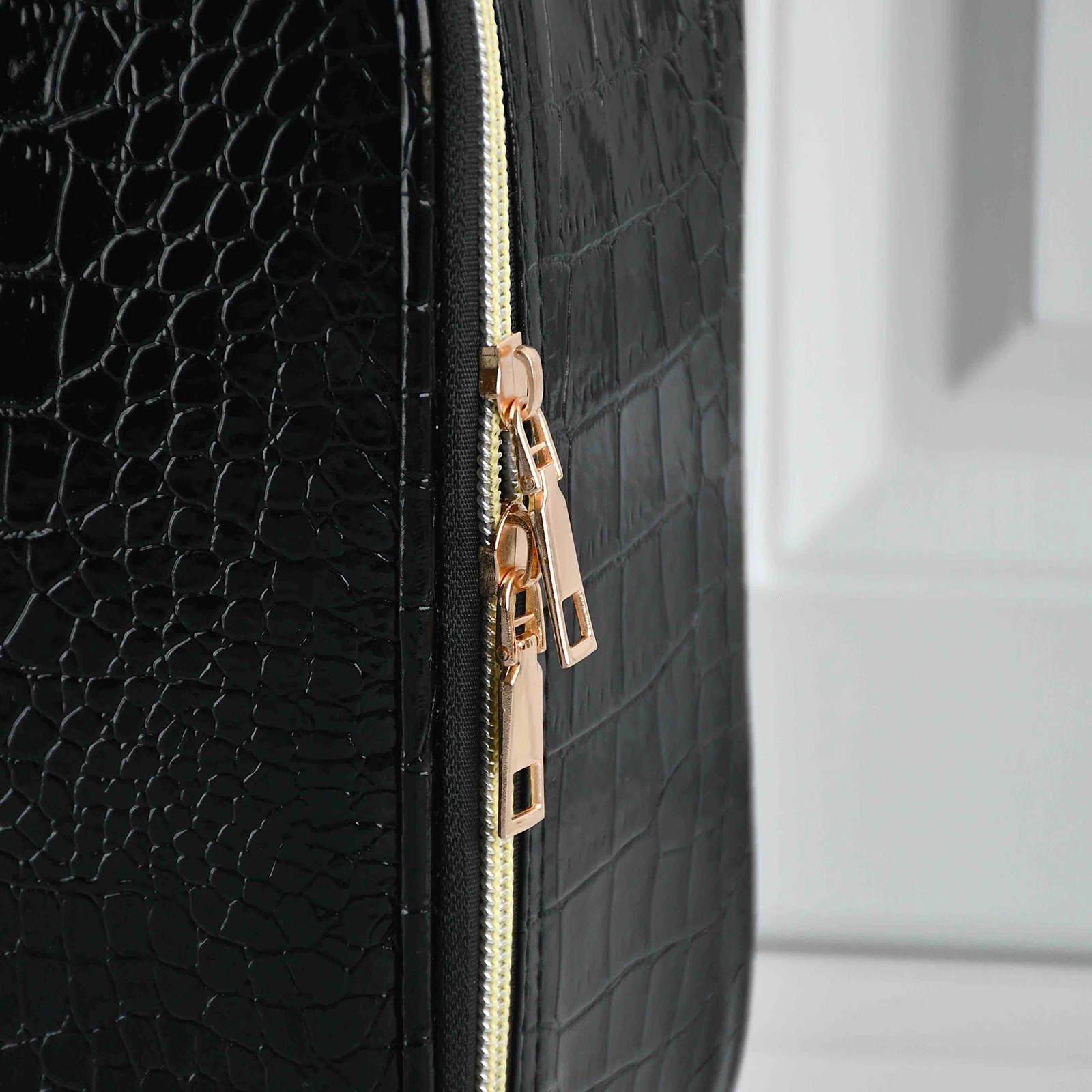 PU leather makeup bag suitable for women multifunctional portable travel storage makeup case 241008