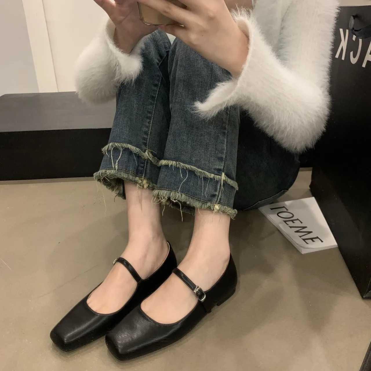 2024 Spring Single Shoes Fashion Shallow Smooth Womens Flat Shoes Womens Casual Outdoor Ballet Shoes Y241011