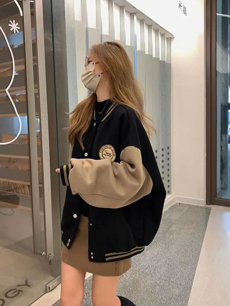 Lazy style embroidered retro American womens baseball jacket for spring and summer loose couple baseball jacket 241011