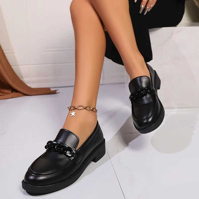 Lucy Womens Chain Decoration Loafers Patent Leather Sliding Platform Shoes Womens Fashion Low Boots Black Office Shoes Womens 41 Y241011