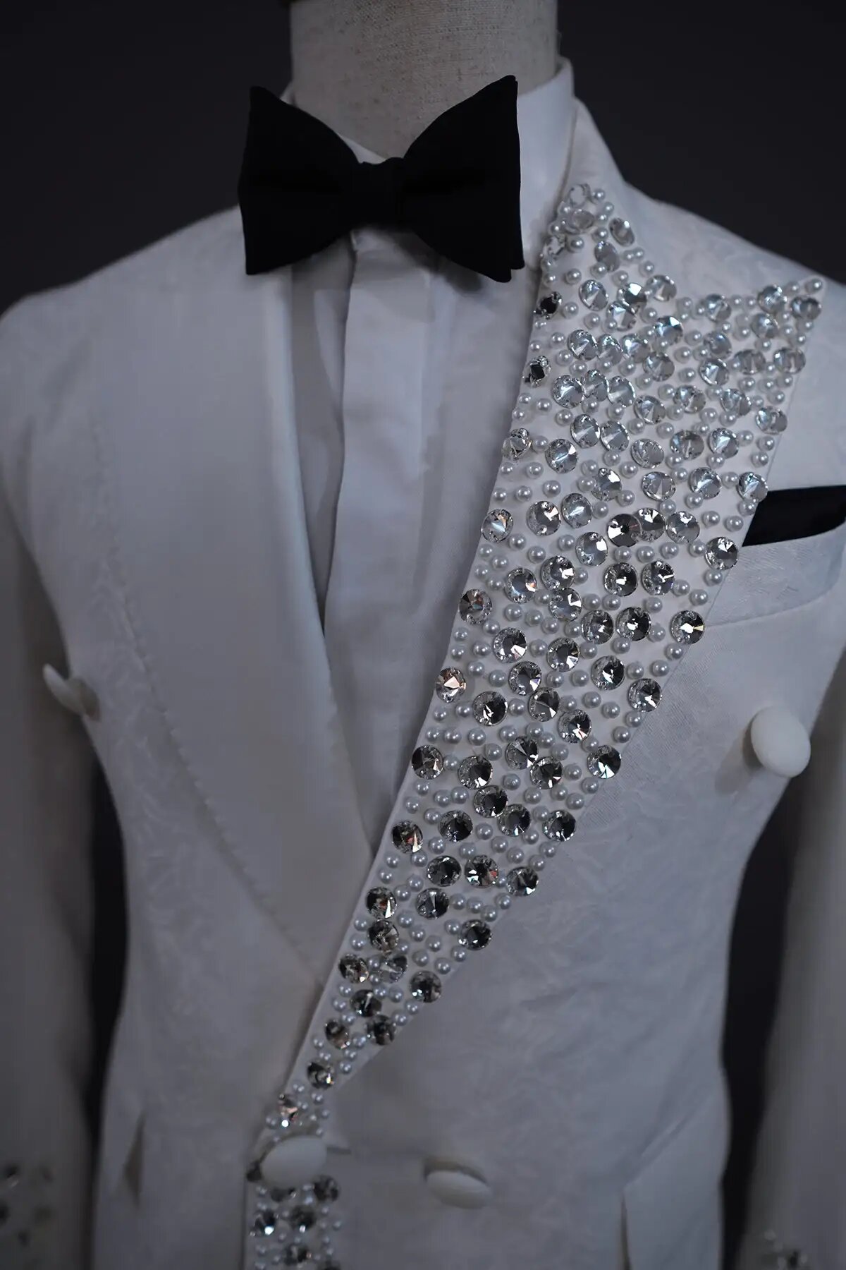 Large Crystal Mens Wedding Tuxedos Peaked Lapel Tailored Jacket Birthday Party Prom Groom Wear One Piece