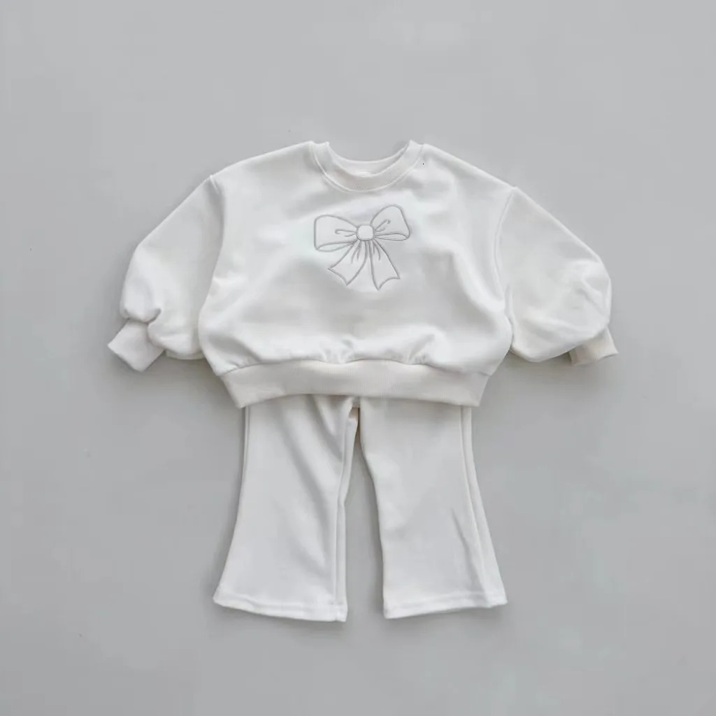 Spring Baby Girl Long Sleeve Clothing Set Cute Bow Sweater and Flange Pants 2piece Childrens Casual 241007