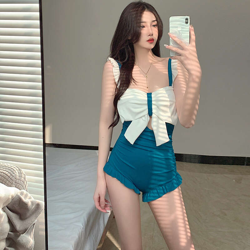Internet Celebrity Women's One-Piece High-End Feeling New Ins Pure Desire Wind Sexy Slimming And Concealing Suspender Soaking Hot Spring Swimsuit