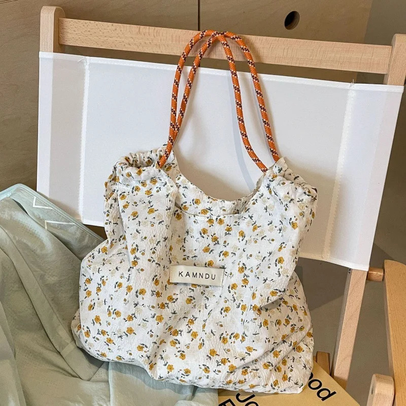 South Korean large capacity floral brushed n handbag shoulder bag pleated lightweight environmentally friendly 241008