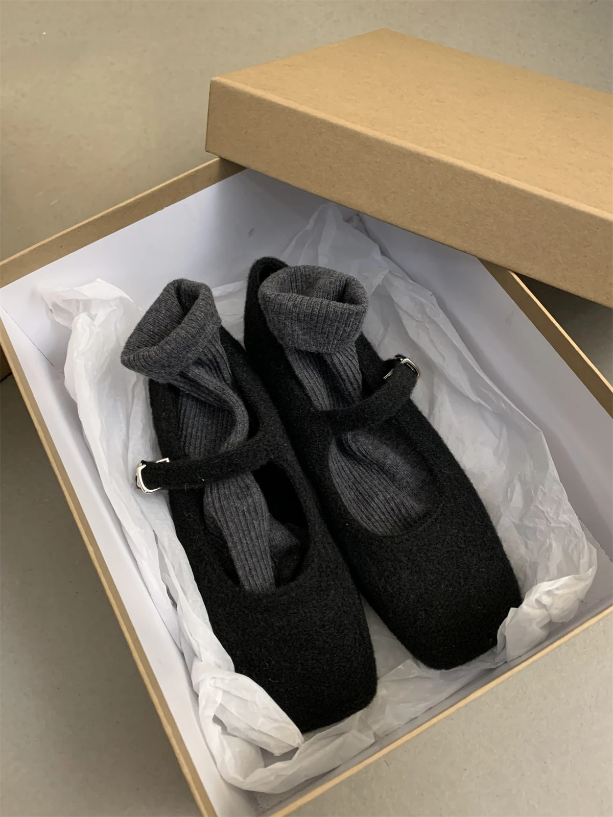 Solid hair Mary Jane shoes Womens autumn and winter square head button low heel soft bottom small perfume 241007