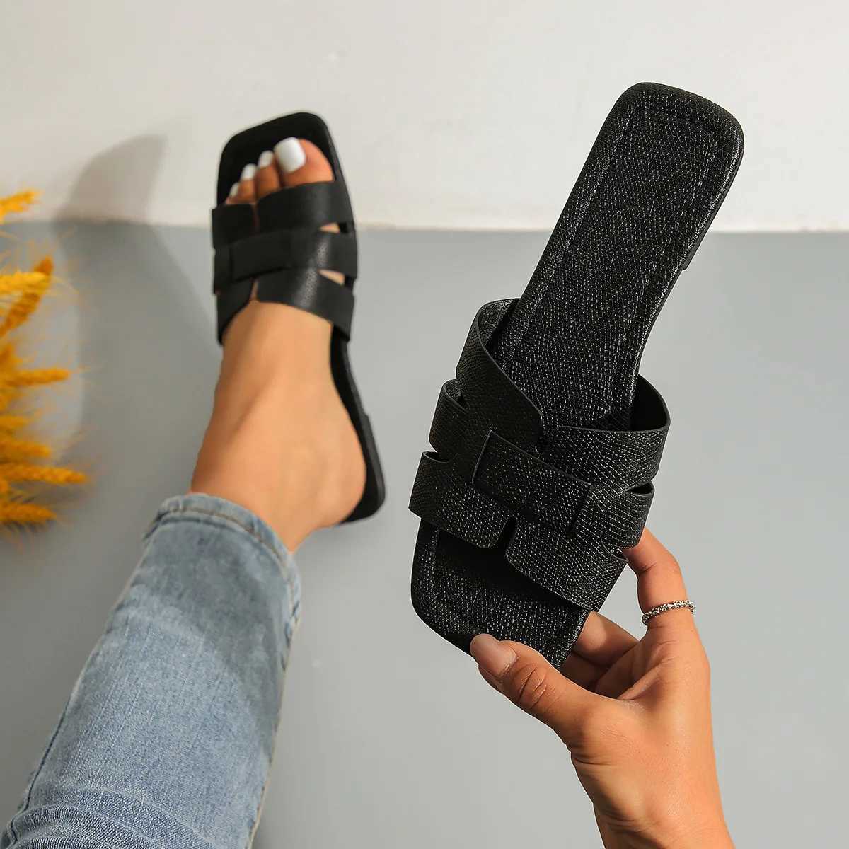 Womens solid color sandals lightweight square open toe sneakers womens casual flat shoes Y241011