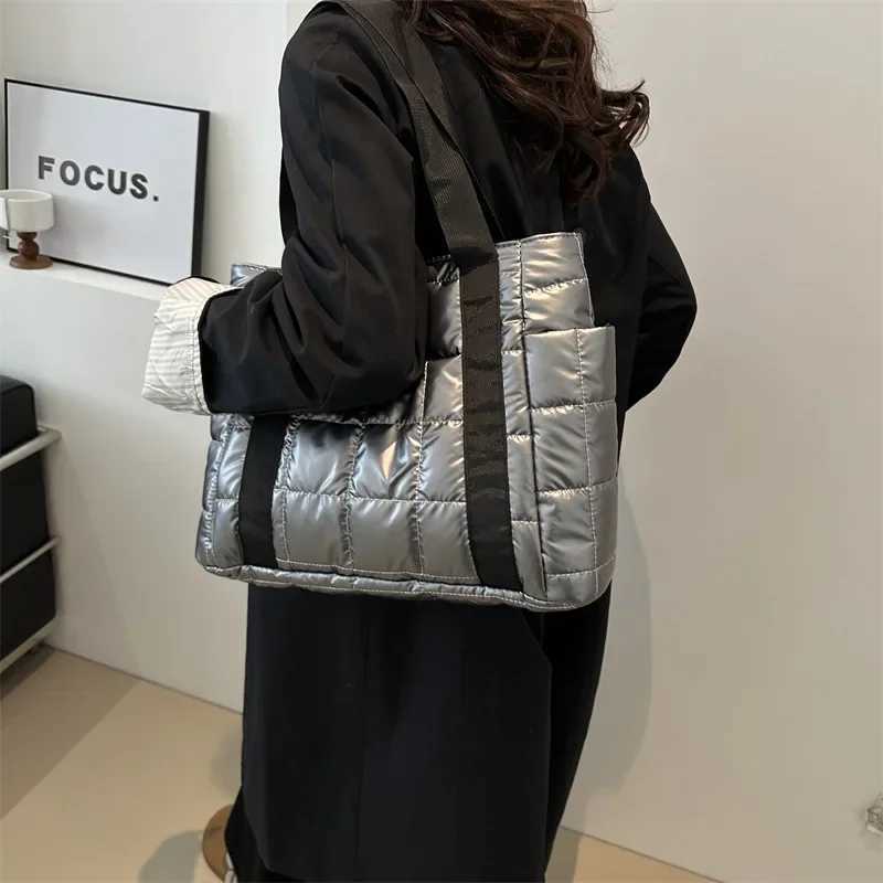 Space Pad Womens Shoulder Bag 2024 Winter Large Capacity Black Handbag Designer Nylon Cotton Warm Handbag Solid Y241011