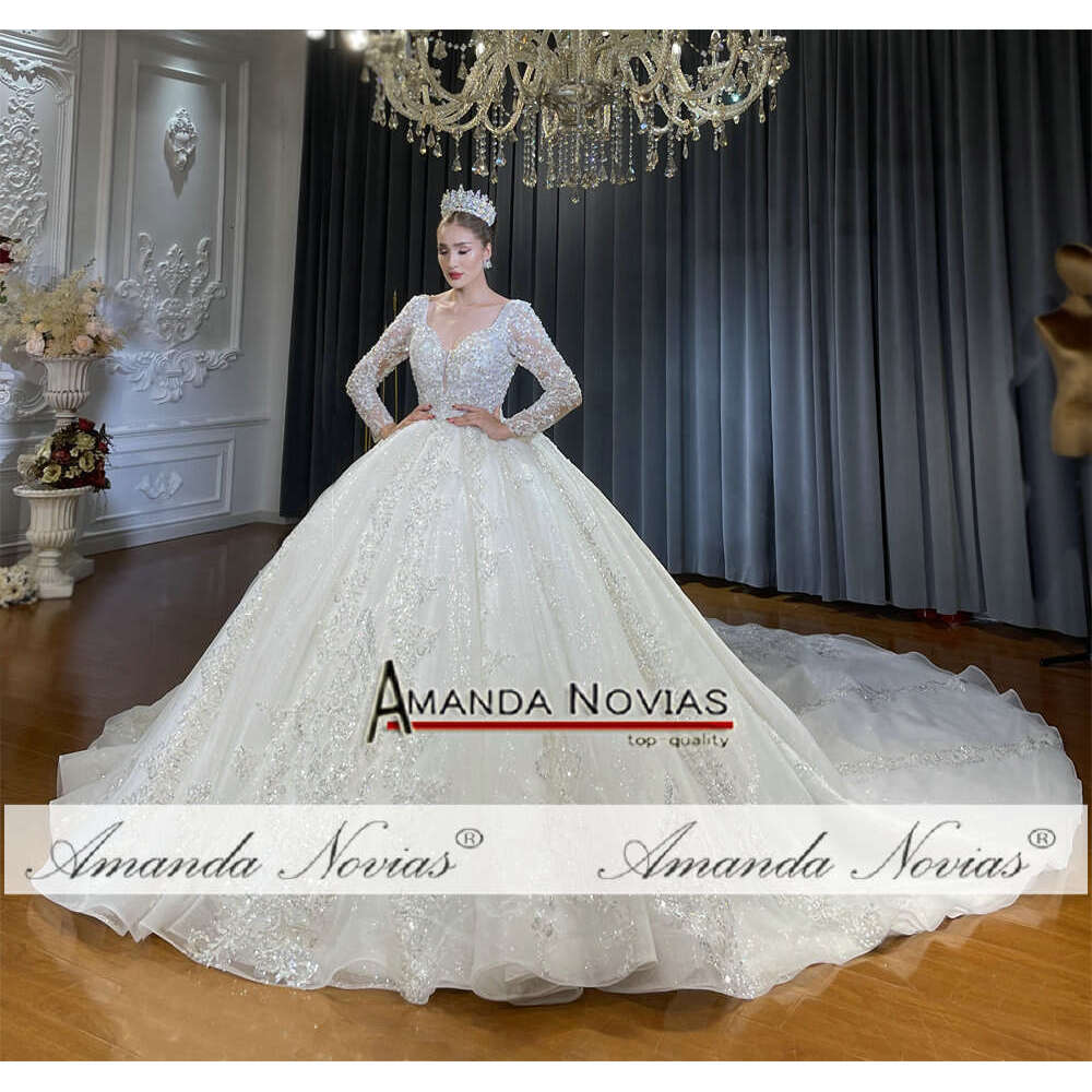 Long Sleeves Lace Appliques Wedding Dress Gorgeous Wedding Dress Ball Gown Sweetheart