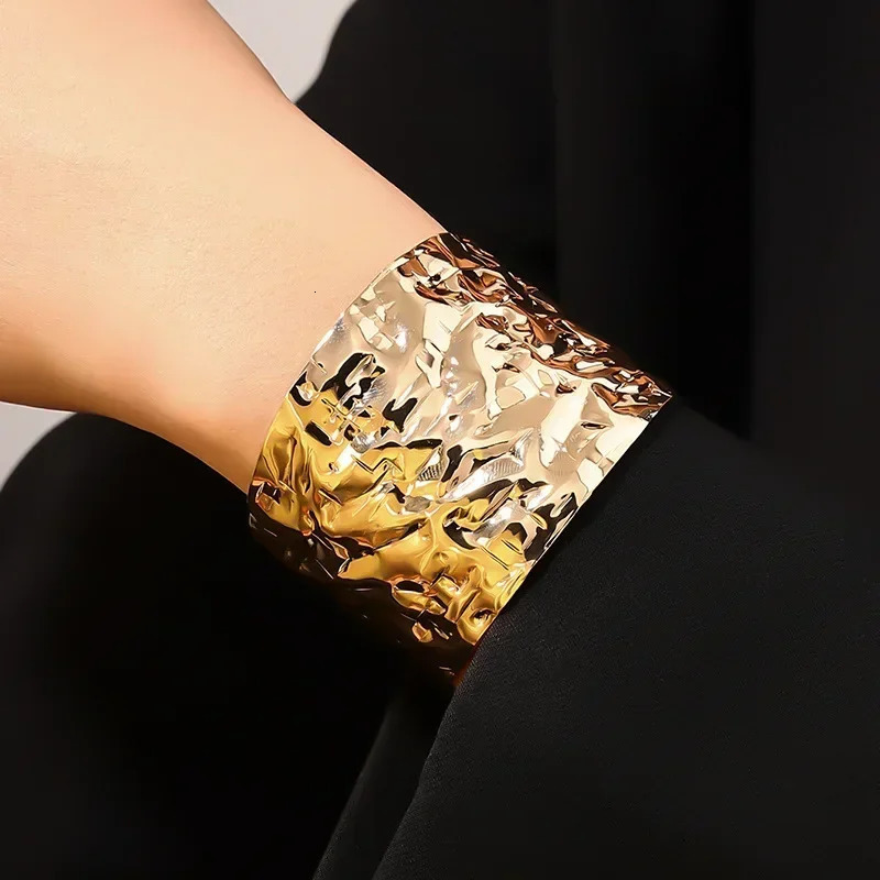 Womens Bracelet Irregular Metal Cuff Bracelet Folded Wide Edition Exaggerated Party Gift Holiday Fashion Jewelry CB042 241007