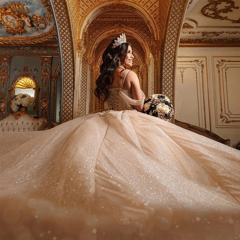 Champagne Shiny Spaghetti Straps Tiered Quinceanera Dresses Ball Gown Crystal Appliques Lace Pleat Corset Vestido De 15 Anos Sweet 16 Dress