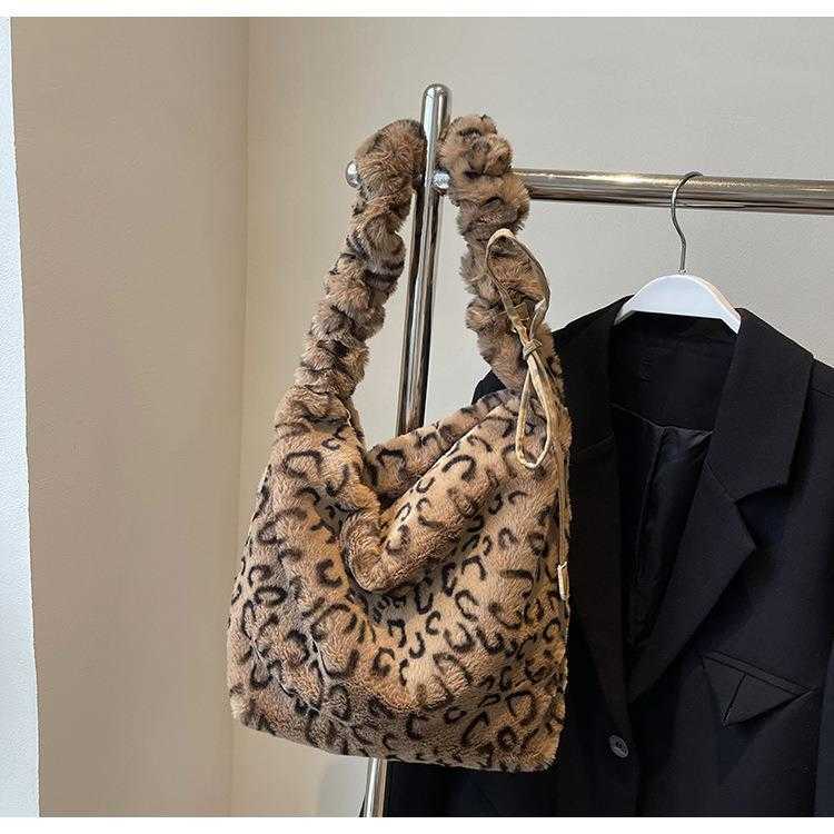 CMM Autumn and Winter New Korean Leopard Pattern Hairy Bag for Women Fashion Large Capacity Single Shoulder Underarm Bag Zebra Pattern Diagonal Cross 