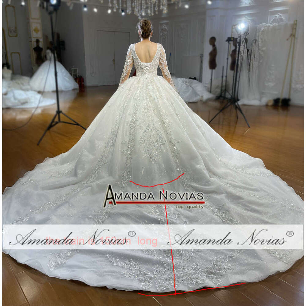 Long Sleeves Lace Appliques Wedding Dress Gorgeous Wedding Dress Ball Gown Sweetheart