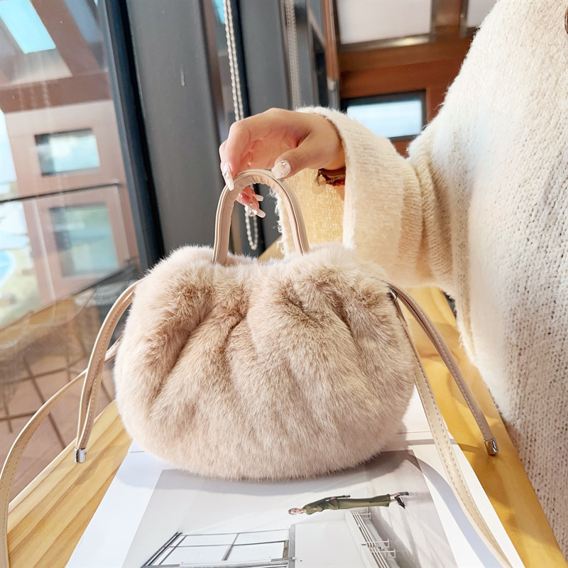 Fashion Plush Handbag Womens Winter Furry Shoulder Bags 5 Colors -0 Designer Spherical Drawstring Dual Use Crossbody Bags Fluffy Hobos Bag ABP2410111