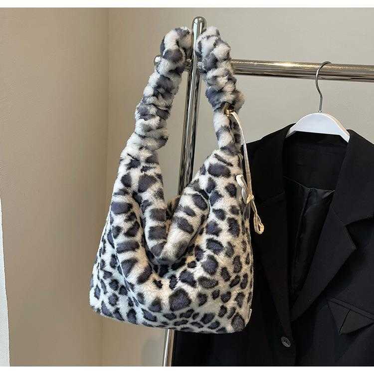 CMM Autumn and Winter New Korean Leopard Pattern Hairy Bag for Women Fashion Large Capacity Single Shoulder Underarm Bag Zebra Pattern Diagonal Cross 