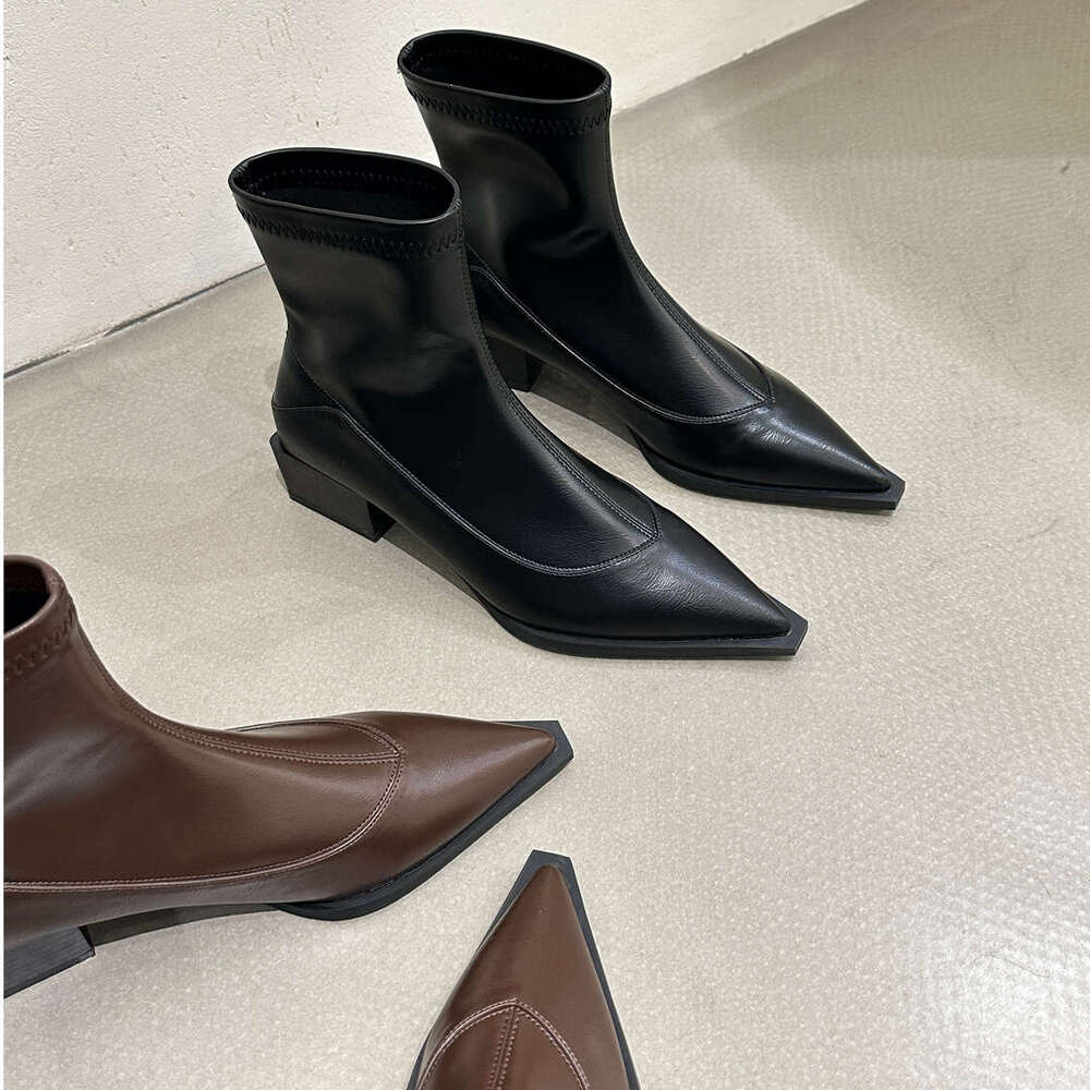 Designer Boot Sharp Pointed European And American Short Boots Womens New 2024 Autumn And Winter Boots Fashion Thick And Thin Boots Niche Design Martin