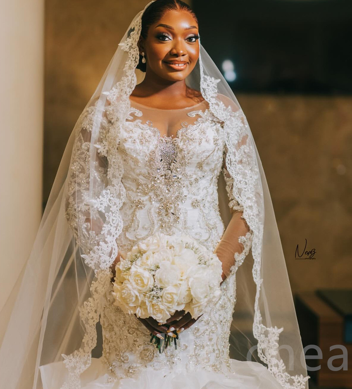 2024 Arabic Aso Ebi Plus Size Ivory Mermaid Wedding Dresses Lace Rhinestones Tiers Organza Vintage Elegant Bridal Gowns Dress ZJ64