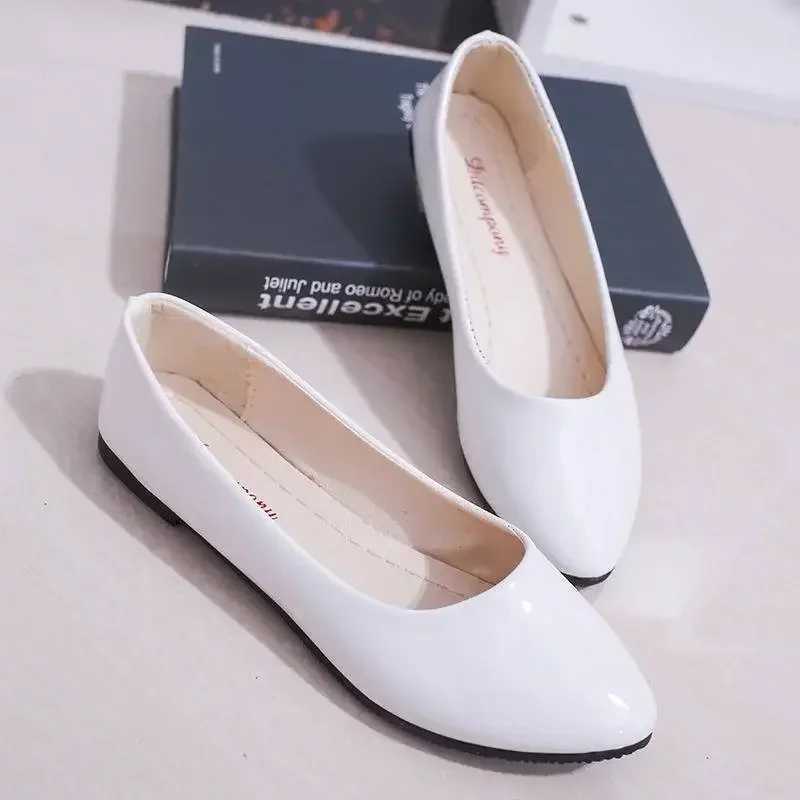 Womens Candy colored Ballet Apartment White Wedding Shoes Womens Apartment Patent Leather Slippers Zapatos Mujer Womens Boat Shoes 224 Y241011