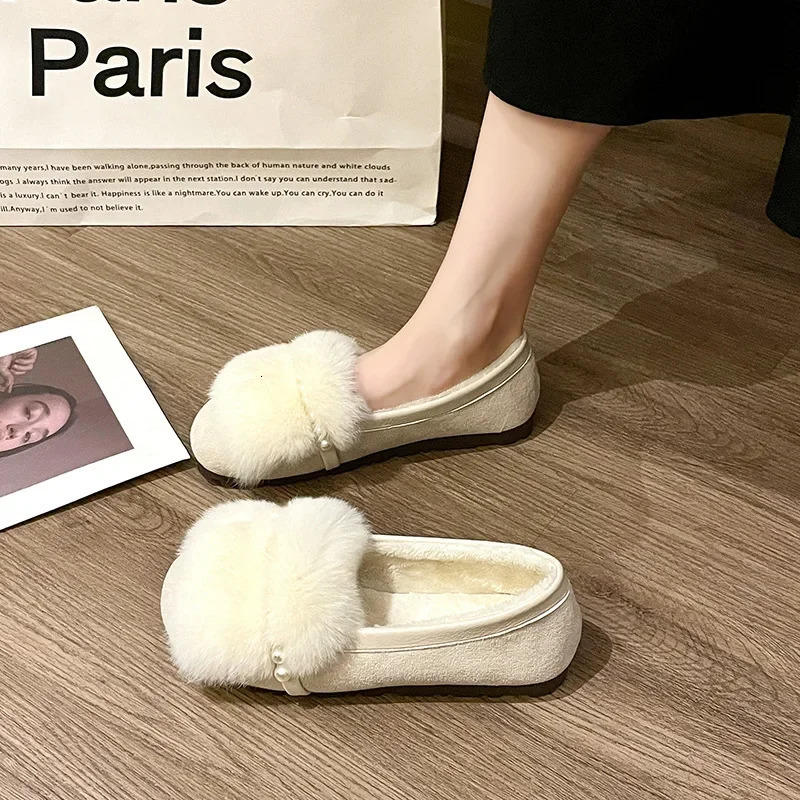 Winter flat bead plush cotton shoes for womens casual soft soled warm snow boots retro Mary style simple shoes anti slip sports shoes 241007