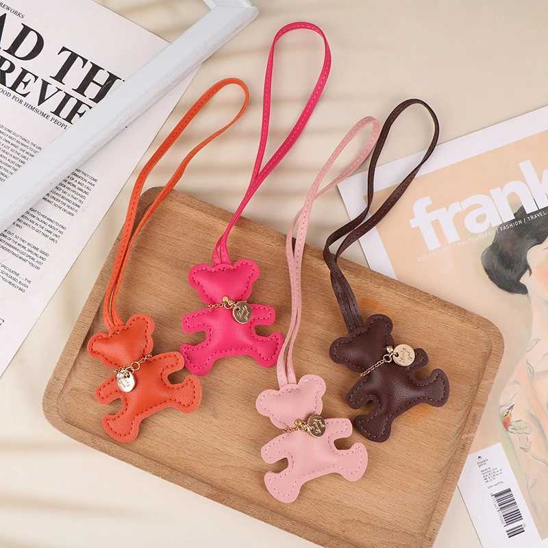 Keychains Lanyards Cute PU Leather Bear Bag Charm Keychain Tren Decorative Keychain Pendant Backpack Hanging Decoration Business Gift J241010