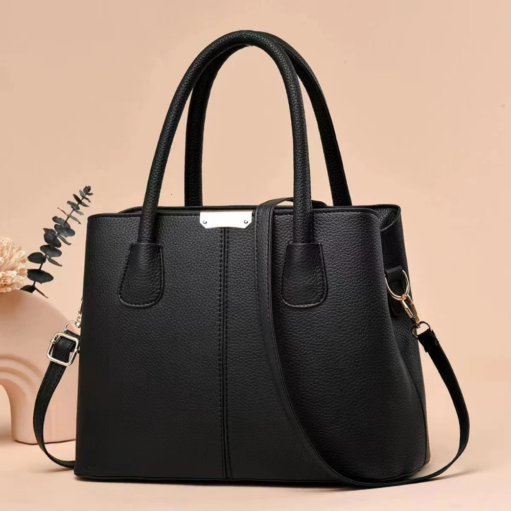 Fashionable and highquality womens handbag large capacity solid color shoulder bag casual version detachable strap bucket 241008