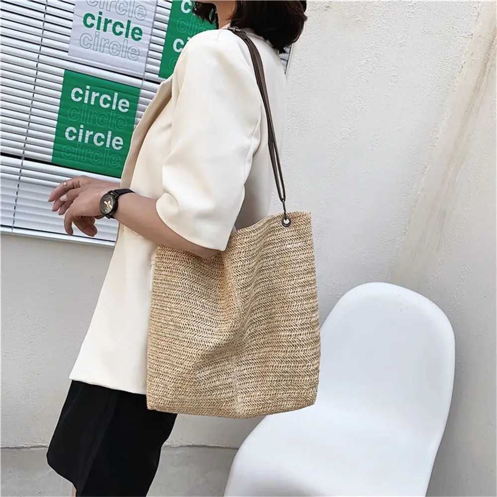 Rattan Straw Bag Cute Large Capacity Hand Woven Handbag Womens Handbag Y241011