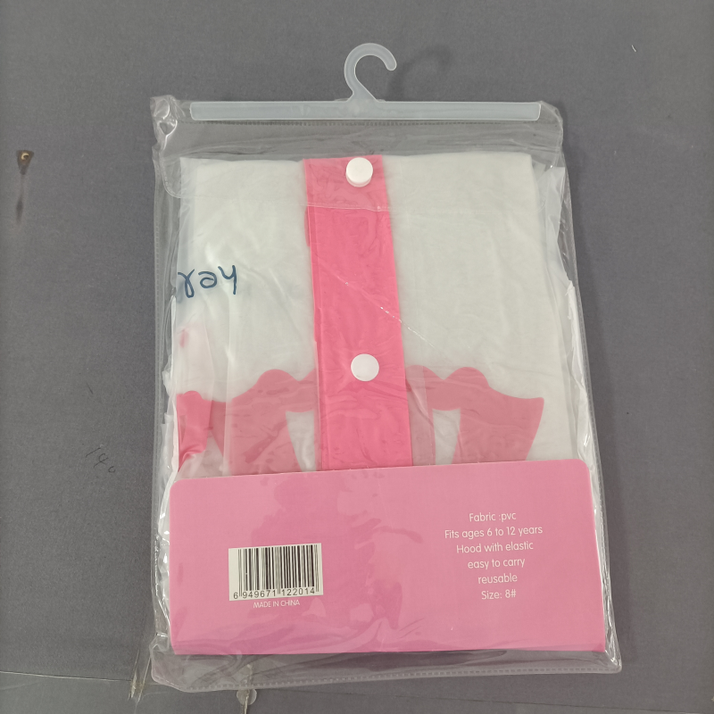 Children's hooded raincoats meet the needs of different age groups