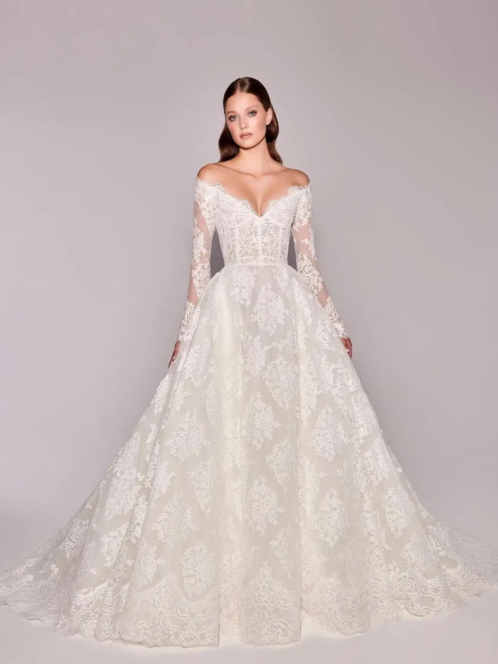 Elegant A Line Wedding Dress Appliques V Neck Off Shoulder Long Sleeve Bride Gowns Sweep Train Lace Bridal Dresses Custom Made